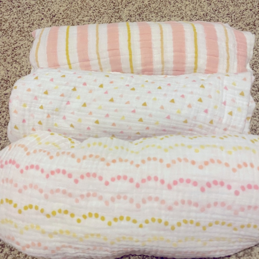 Muslin swaddle blankets. 3 pack swaddle designs
